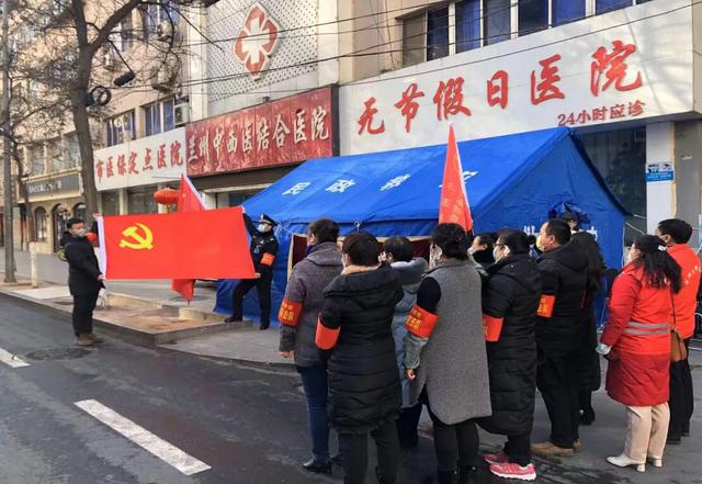 城關(guān)區(qū)新時代文明實踐志愿服務隊助力抗擊疫情